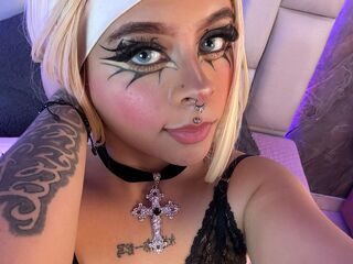 hot cam girl fingering shaved pussy KylieBaker