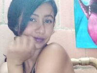 cam girl playing with sextoy LauSommers