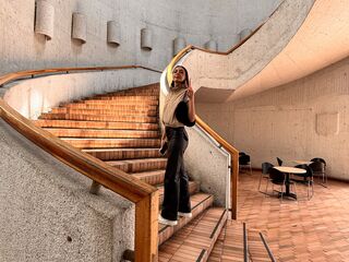 hardcore show LauraSnok