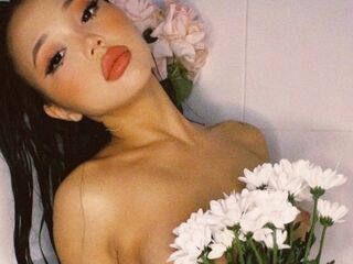 webcam striptease show LeonaBellmont