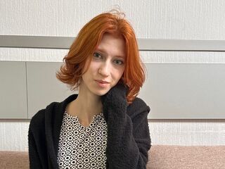 naughty camgirl masturbating with vibrator LettyAegerter