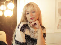 cam girl chatroom LolaNewton