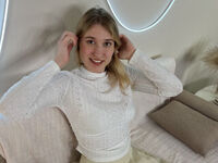 girl webcam MaeGoreham