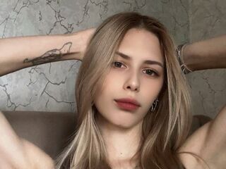 naughty cam girl fingering pussy MayeRidenour