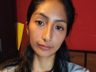 topless webcamgirl MayraBravo