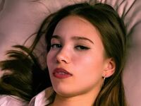 camgirl playing with dildo MiaHazard