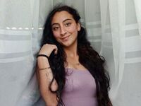 topless webcamgirl MilahWest