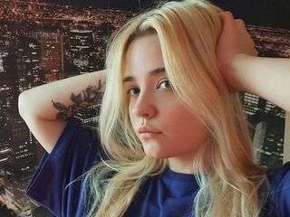 bedroom cam MonnieMoniz