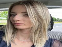 camgirl masturbating with sextoy NoraStar