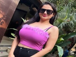 topless cam girl PeachyGlow