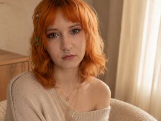 camgirl showing tits RobertaLah