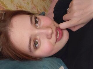 girl fingering shaved pussy RosalieKukene