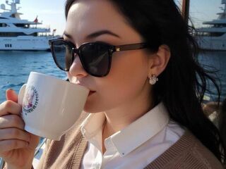 camwhore masturbating with vibrator RosieMoons