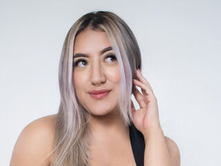 camslut topless SamanthaSain