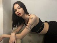 masturbating webcamgirl SerenaSimon