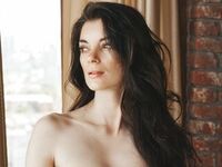 naughty camgirl masturbating with vibrator SusanaRox