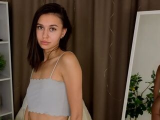 girl showing tits SusyFranland