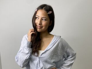 camwhore nude SuzannHedtke