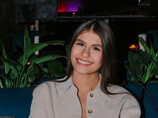 nude webcam girl TiaBeumer