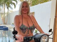 naked girl with webcam fingering TrishLabone