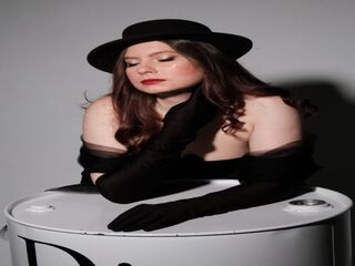 naughty camgirl masturbating with vibrator VictoriaClarson