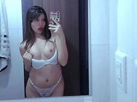 naughty camgirl fingering shaved pussy YesseniaVega