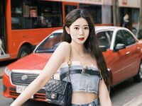 hot strip tease show YiyiChen