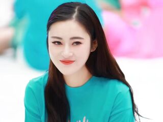 naked webcamgirl photo YolandaYang