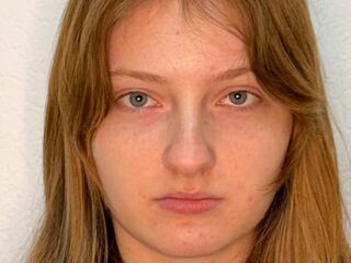 free chat room ZellaCarwin