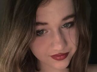 masturbating webcamgirl ZenobiaLourens